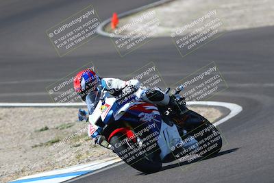 media/Sep-21-2025-TrackDaz (Sun) [[277c75b276]]/C Group/1140pm (Turn 3)/